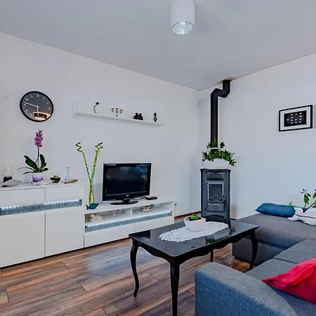 2 Bedroom Lovely In Daire Vela Luka