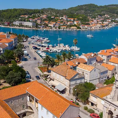 Daire 2 Bedroom Front In Vela Luka
