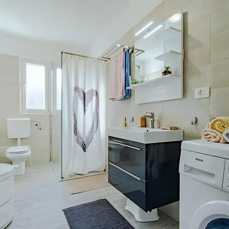 Beautiful In With Kitchen *
