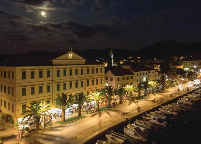 2 Bedroom Lovely In Vela Luka